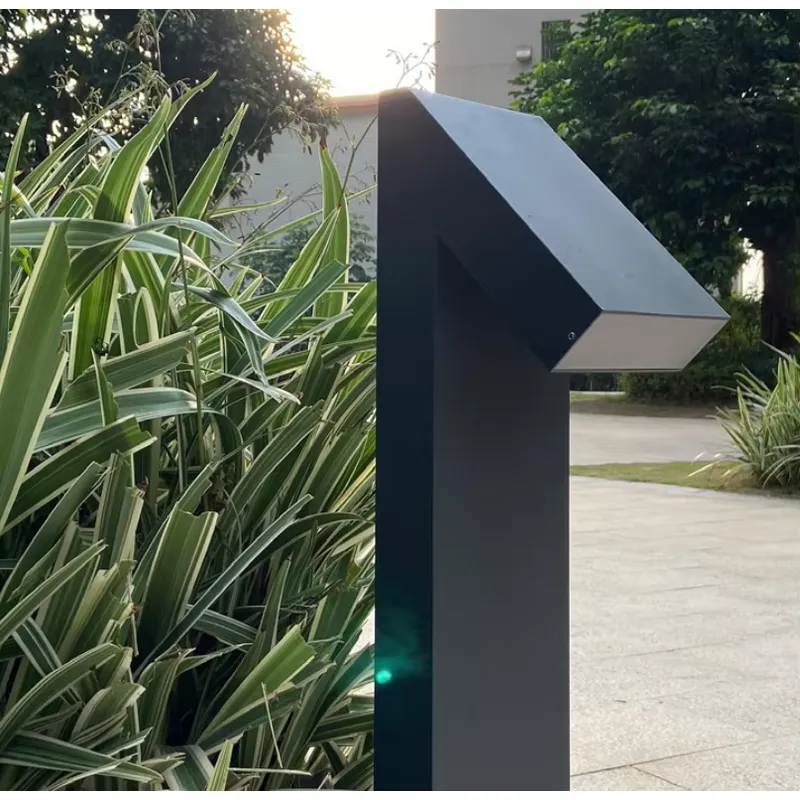 โคมไฟตกแต่งภูมิทัศน์แบบหล่อขึ้ - Outdoor Lighting Brass บทวิจารณ์และราคา